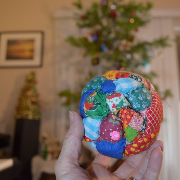 Seasonal Holiday Christmas Ornaments Handmade 2 Quilted Balls Styrofoam 2 Sizes - Picture 3 of 5